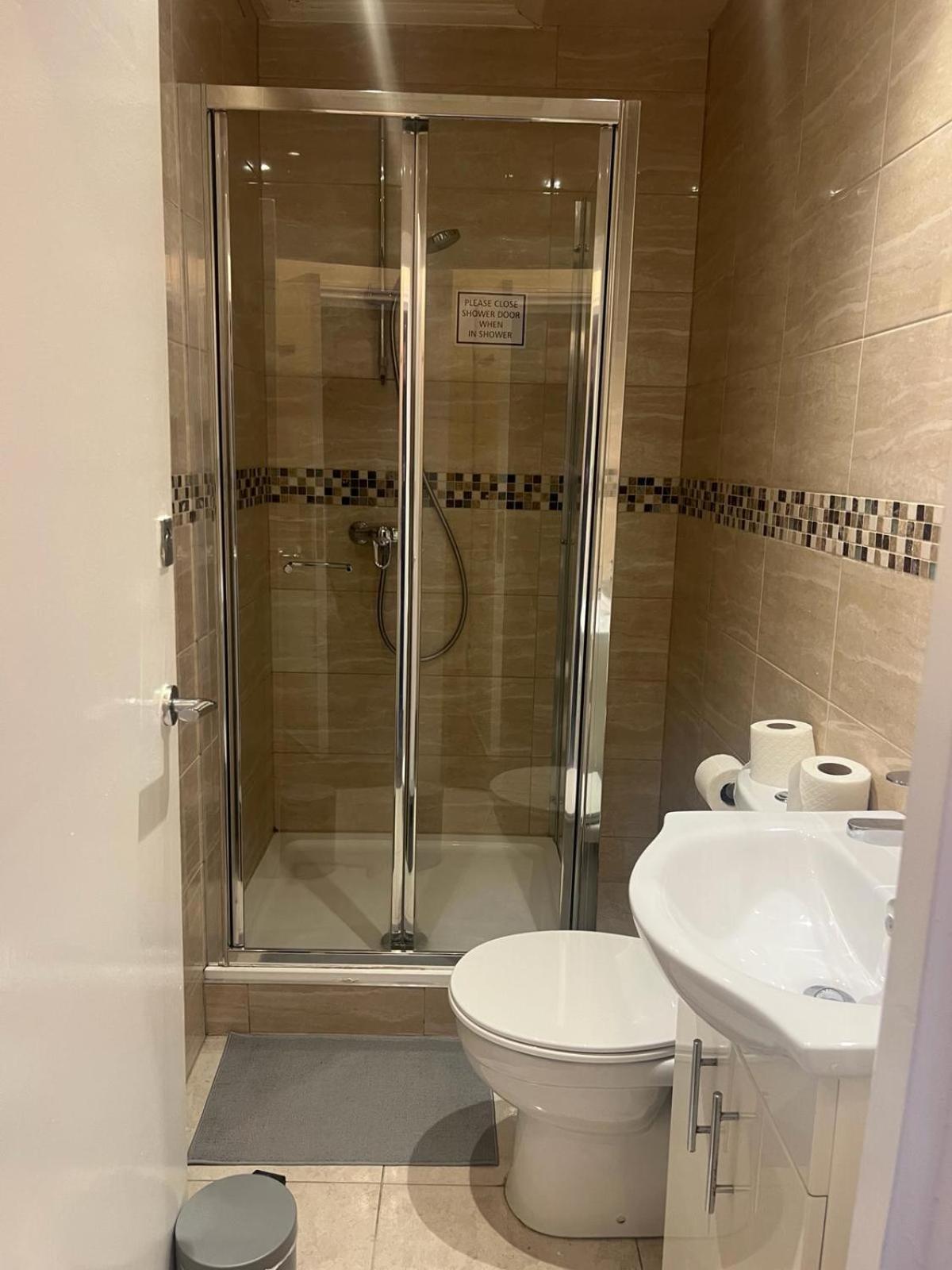 Saba Rooms And Apartments London Bagian luar foto